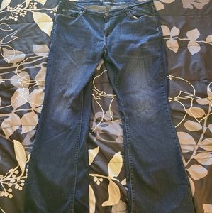 Signature Levi Strauss Women's Bootcut Jeans